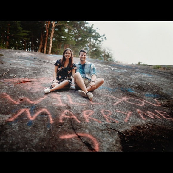 Meet your Poshers, Madalyn & Malic - Picture 4 of 9